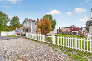 15 Roslyn Rd, Carmel, NY 10512 - Photo 2
