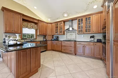 8 Herkimer Avenue, Jericho, NY 11753 - Photo 8