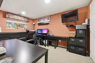 8 Herkimer Ave, Jericho, NY 11753 - Photo 20