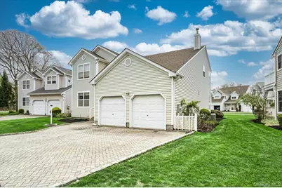 22 Spinnaker Lane, Patchogue, NY 11772 - Photo 2