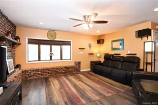977 Brent Dr, Wantagh, NY 11793 - Photo 4