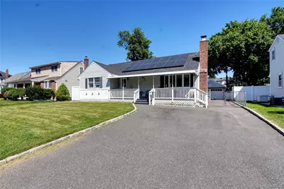 977 Brent Drive, Wantagh, NY 11793 - Photo 2