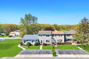 12 Charlottesville Ct, Coram, NY 11727 - Photo 4