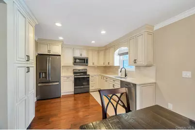 12 Charlottesville Court, Coram, NY 11727 - Photo 12