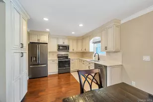 12 Charlottesville Ct, Coram, NY 11727 - Photo 12