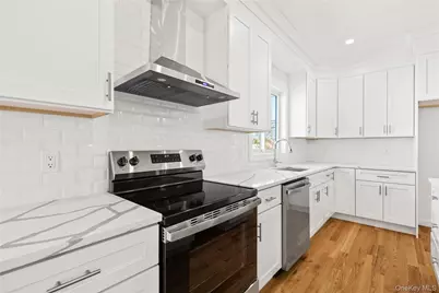 1014 Annadale Road, New York, NY 10312 - Photo 16
