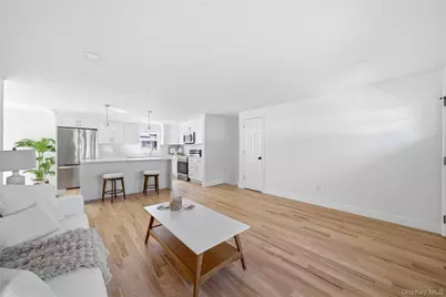 9 W 8th Street, Ronkonkoma, NY 11779 - Photo 6