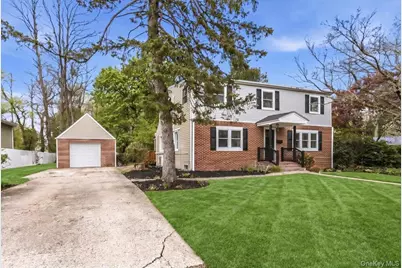 27 Landscape Drive, Wheatley Heights, NY 11798 - Photo 2