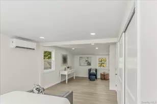 27 Landscape Dr, Wheatley Heights, NY 11798 - Photo 18