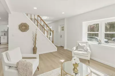 27 Landscape Drive, Wheatley Heights, NY 11798 - Photo 6