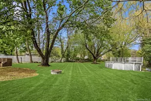 27 Landscape Dr, Wheatley Heights, NY 11798 - Photo 28