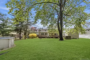27 Landscape Dr, Wheatley Heights, NY 11798 - Photo 30
