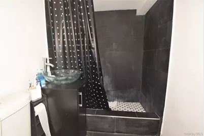 468 Keller Avenue, Elmont, NY 11003 - Photo 16