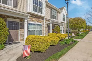5 Hunter Dr, Central Islip, NY 11722 - Photo 2