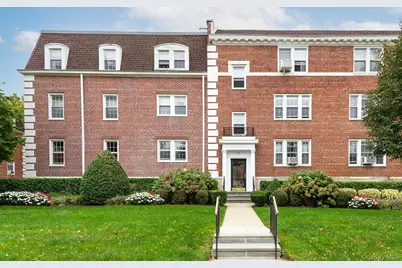 26 Hamilton Place #A2, Garden City, NY 11530 - Photo 1