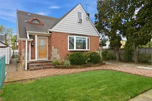 969 Gabriel Ave, Franklin Square, NY 11010 - Photo 2