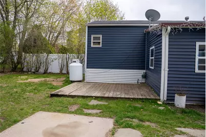 65 Minuteman Drive, Islip, NY 11716 - Photo 18