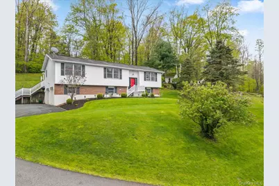 978 W Dover Road, Pawling, NY 12564 - Photo 2