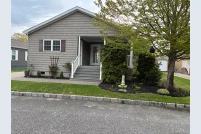 1661 Old Country Road #539, Riverhead, NY 11901 - Photo 2