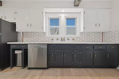 88 Coles Street, Glen Cove, NY 11542 - Photo 14