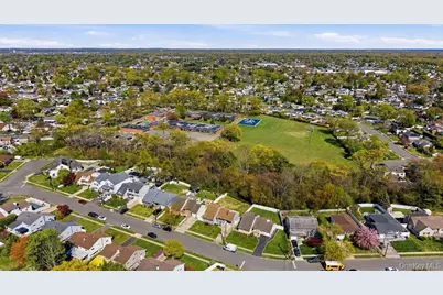 27 Jane Drive, North Babylon, NY 11703 - Photo 28