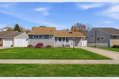 27 Jane Drive, North Babylon, NY 11703 - Photo 2