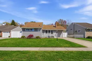 27 Jane Dr, North Babylon, NY 11703 - Photo 2
