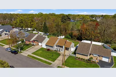 27 Jane Drive, North Babylon, NY 11703 - Photo 24