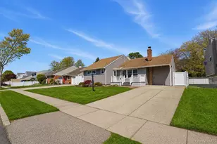 27 Jane Dr, North Babylon, NY 11703 - Photo 20
