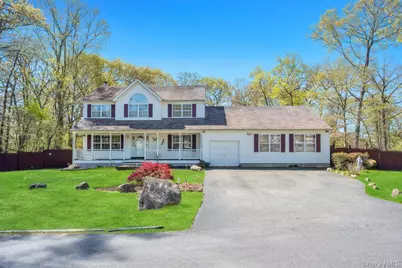 32 Prince Road, Rocky Point, NY 11778 - Photo 2
