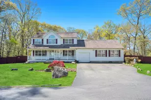 32 Prince Rd, Rocky Point, NY 11778 - Photo 2