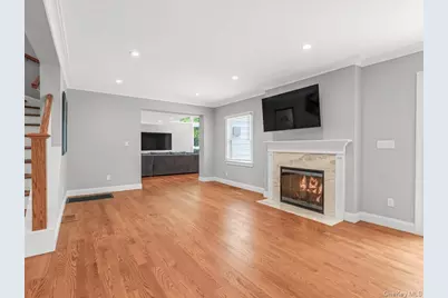 9 Old Colony Lane, Great Neck, NY 11023 - Photo 12