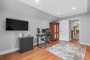 9 Old Colony Ln, Great Neck, NY 11023 - Photo 28