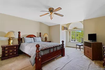 29 Croft Court, New York, NY 10306 - Photo 12