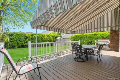 100 E Melrose Street, Valley Stream, NY 11580 - Photo 10