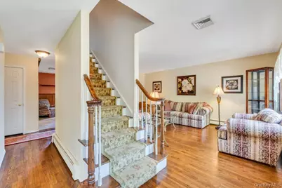 100 E Melrose Street, Valley Stream, NY 11580 - Photo 12