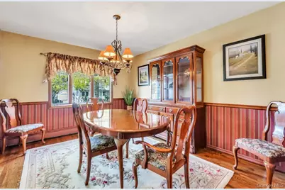 100 E Melrose Street, Valley Stream, NY 11580 - Photo 18
