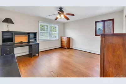 100 E Melrose Street, Valley Stream, NY 11580 - Photo 30