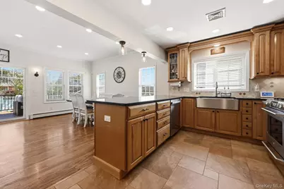 827 Channel Road, Long Beach, NY 11561 - Photo 16