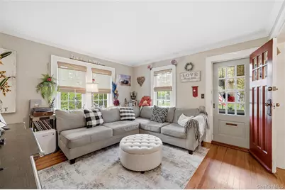 544 Lombardy Boulevard, Brightwaters, NY 11718 - Photo 8