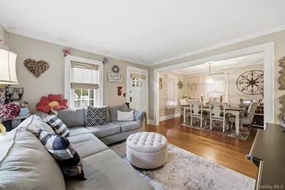 544 Lombardy Boulevard, Brightwaters, NY 11718 - Photo 6