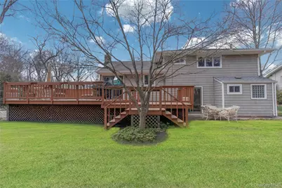 29 Serpentine Lane, Old Bethpage, NY 11804 - Photo 16