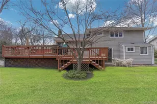 29 Serpentine Ln, Old Bethpage, NY 11804 - Photo 16