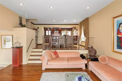 29 Serpentine Lane, Old Bethpage, NY 11804 - Photo 6