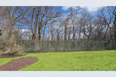 29 Serpentine Lane, Old Bethpage, NY 11804 - Photo 20