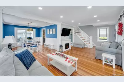 120 Cherry Avenue, West Sayville, NY 11796 - Photo 10