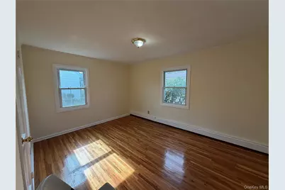 22 Lexington Avenue, Westbury, NY 11590 - Photo 4