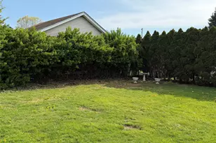 22 Lexington Ave, Westbury, NY 11590 - Photo 10