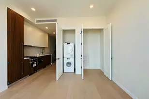 35-32 Leavitt St, Flushing, NY 11354 - Photo 4