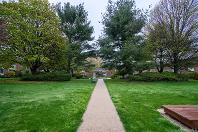 2453D Union Blvd #2A, Islip, NY 11751 - Photo 2